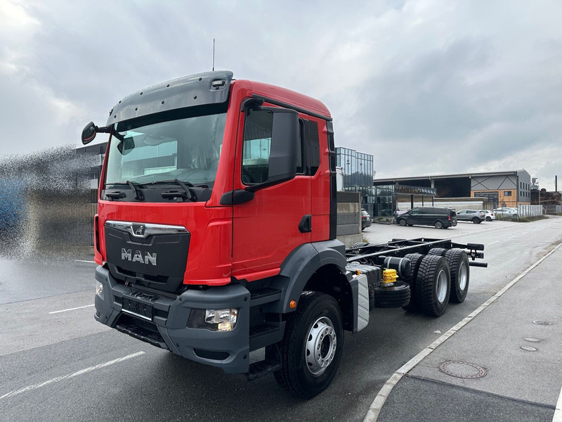 MAN TGS 33.400 6X4 BB CH - Chassis lastebil: bilde 2 MAN TGS 33.400 6X4 BB CH - Chassis lastebil: bilde 2