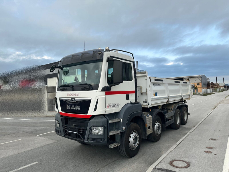 MAN TGS 35.500 8X4 BB - Tippbil: bilde 2 MAN TGS 35.500 8X4 BB - Tippbil: bilde 2