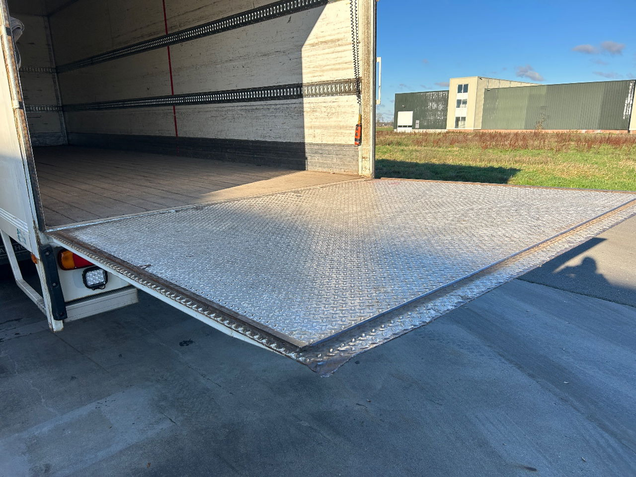 DAF LF 55 LF55-180 8.20mtr Box Turbo defect - Skapbil: bilde 3 DAF LF 55 LF55-180 8.20mtr Box Turbo defect - Skapbil: bilde 3