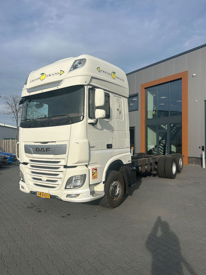 DAF XF 530 XF530 Super Space Cab FAR - Chassis lastebil: bilde 1 DAF XF 530 XF530 Super Space Cab FAR - Chassis lastebil: bilde 1