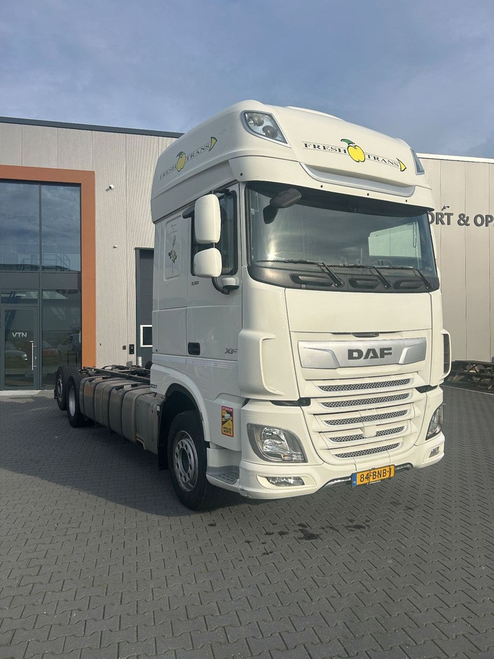 DAF XF 530 XF530 Super Space Cab FAR - Chassis lastebil: bilde 2 DAF XF 530 XF530 Super Space Cab FAR - Chassis lastebil: bilde 2
