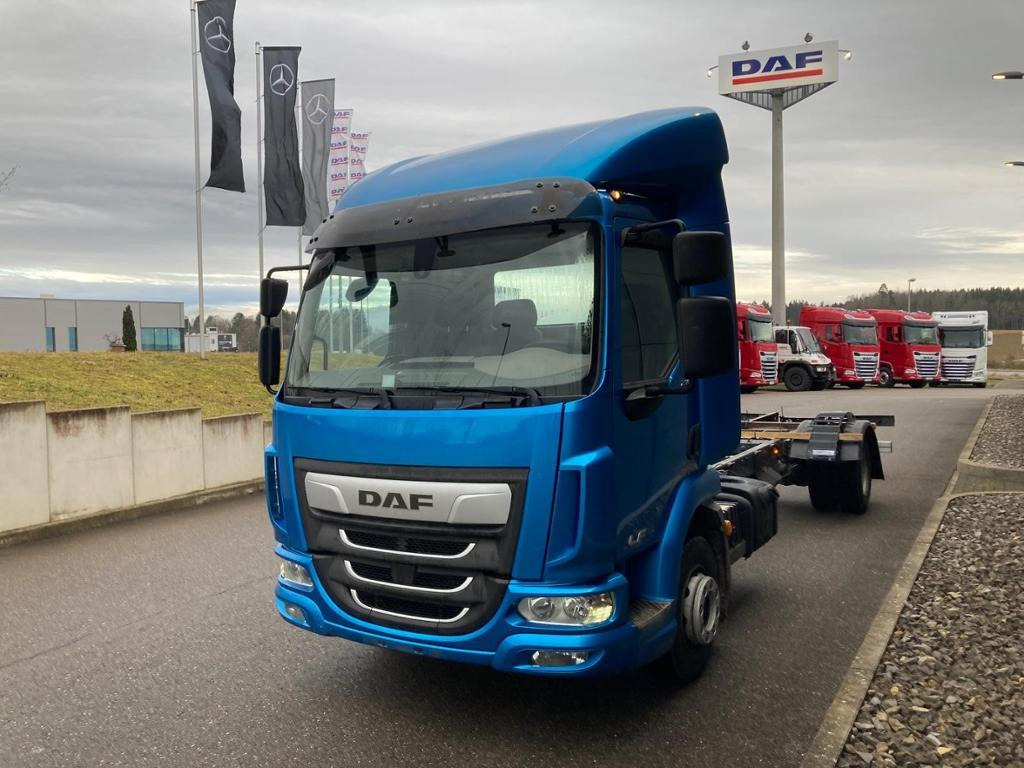 DAF LF 210 FA Standheizung / 5.00m Rd / 7.490kg DAF LF 210 FA Standheizung / 5.00m Rd / 7.490kg - Chassis lastebil: bilde 4 DAF LF 210 FA Standheizung / 5.00m Rd / 7.490kg DAF LF 210 FA Standheizung / 5.00m Rd / 7.490kg - Chassis lastebil: bilde 4