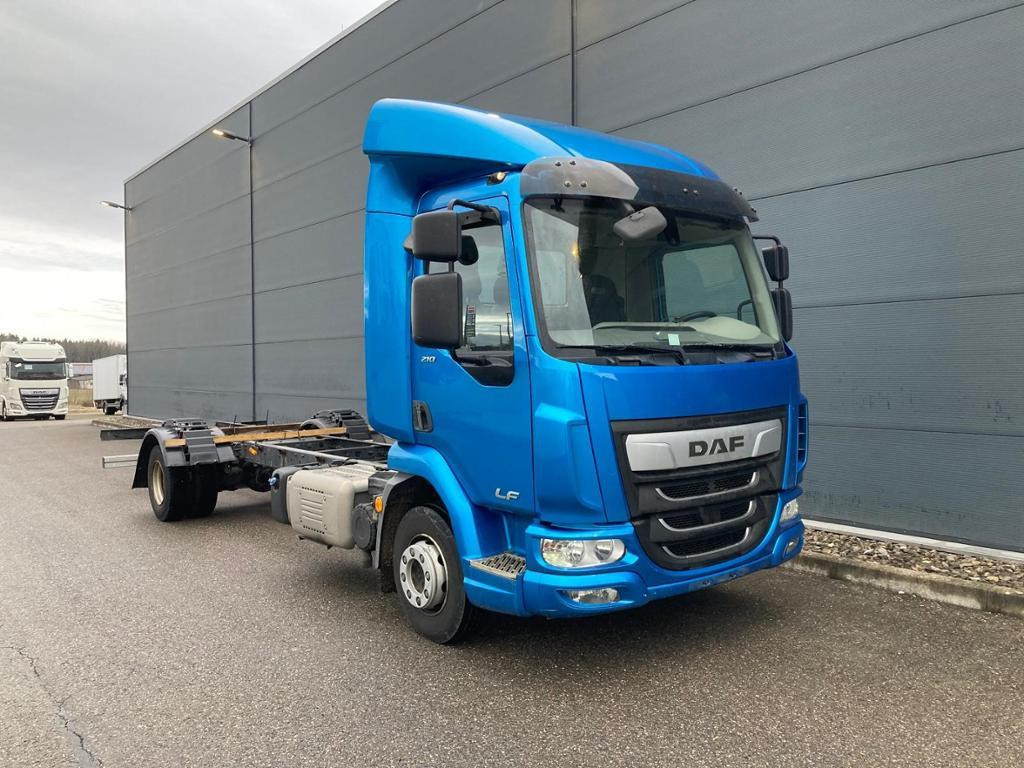 DAF LF 210 FA Standheizung / 5.00m Rd / 7.490kg DAF LF 210 FA Standheizung / 5.00m Rd / 7.490kg - Chassis lastebil: bilde 1 DAF LF 210 FA Standheizung / 5.00m Rd / 7.490kg DAF LF 210 FA Standheizung / 5.00m Rd / 7.490kg - Chassis lastebil: bilde 1