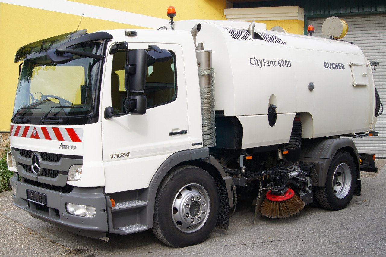 MERCEDES-BENZ ATEGO 1324 / BUCHER CityFant 6000 TWIN, beidseitig + Heck, Aufbaumotor - Feiebil: bilde 2 MERCEDES-BENZ ATEGO 1324 / BUCHER CityFant 6000 TWIN, beidseitig + Heck, Aufbaumotor - Feiebil: bilde 2