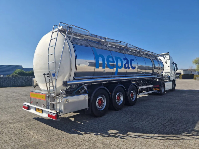 Feldbinder 38000 liter 3 kamer tankoplegger met CIP Leiding en tank verwarming - Tanksemi: bilde 4 Feldbinder 38000 liter 3 kamer tankoplegger met CIP Leiding en tank verwarming - Tanksemi: bilde 4