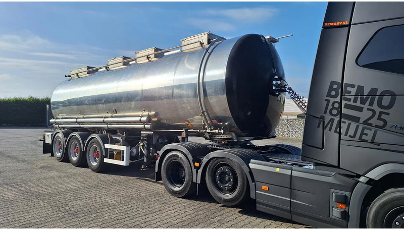 Magyar 31000 liter tankoplegger 1 kamer met RVS chassis en nieuwe APK - Tanksemi: bilde 5 Magyar 31000 liter tankoplegger 1 kamer met RVS chassis en nieuwe APK - Tanksemi: bilde 5