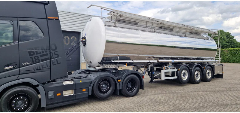 Magyar 32000 liter levensmiddelen tankoplegger NEW/NIEUW/NEU - Tanksemi: bilde 1 Magyar 32000 liter levensmiddelen tankoplegger NEW/NIEUW/NEU - Tanksemi: bilde 1