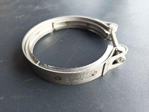 VOLVO V-BAND CLAMP 21545619 - Motor og deler for Lastebil: bilde 1 VOLVO V-BAND CLAMP 21545619 - Motor og deler for Lastebil: bilde 1