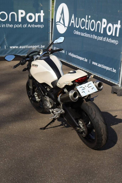Ducati MONSTER 696 - Motorsykkel: bilde 4 Ducati MONSTER 696 - Motorsykkel: bilde 4