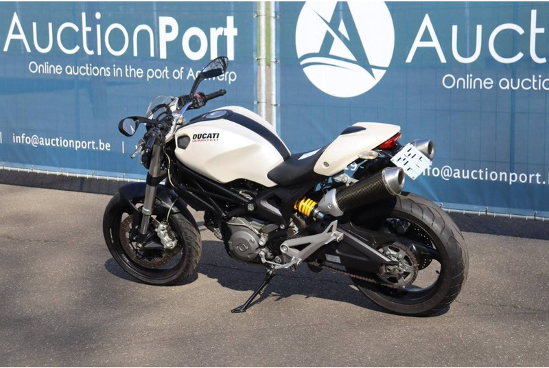 Ducati MONSTER 696 - Motorsykkel: bilde 3 Ducati MONSTER 696 - Motorsykkel: bilde 3