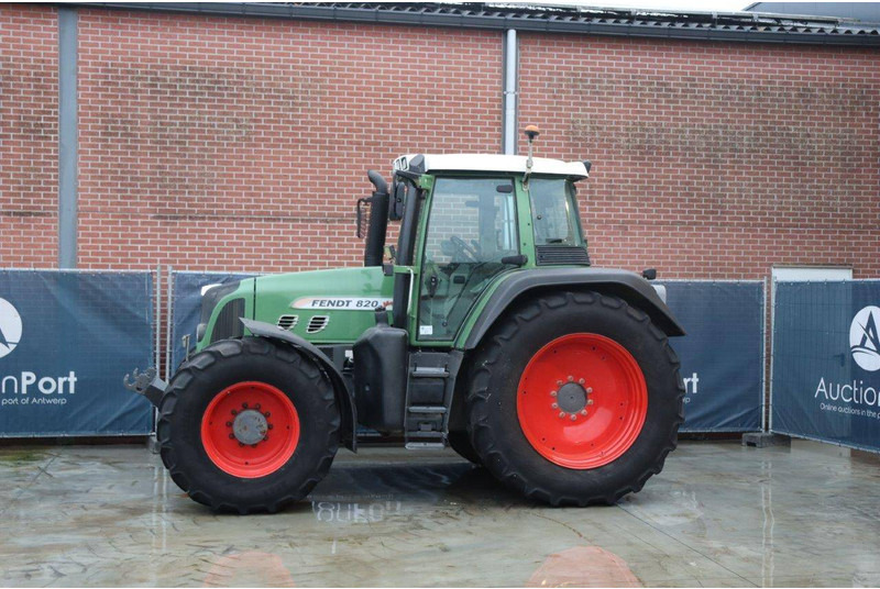Fendt 820 Vario TMS - Traktor: bilde 1 Fendt 820 Vario TMS - Traktor: bilde 1