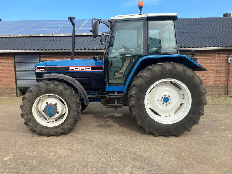 Ford 8340 - Traktor: bilde 2 Ford 8340 - Traktor: bilde 2
