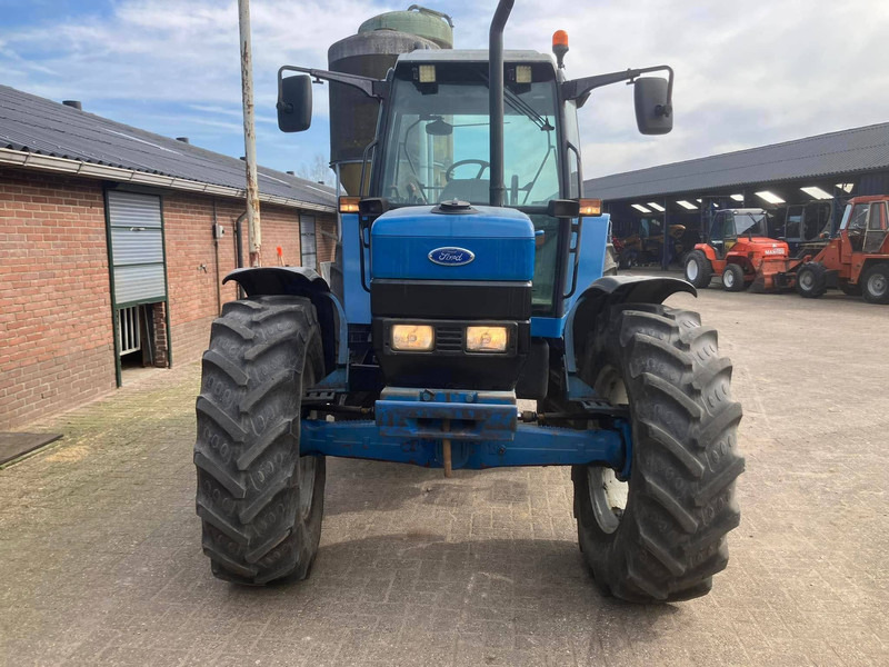 Ford 8340 - Traktor: bilde 3 Ford 8340 - Traktor: bilde 3
