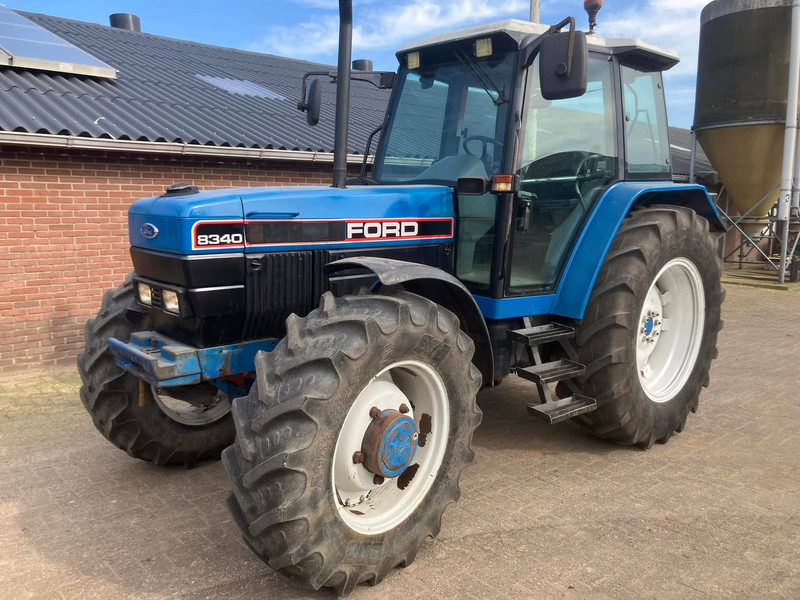 Ford 8340 - Traktor: bilde 1 Ford 8340 - Traktor: bilde 1