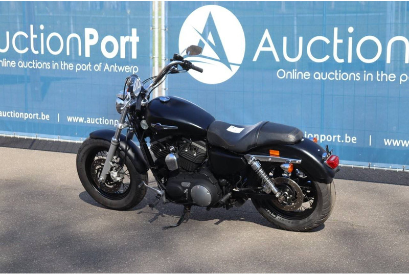 Harley-Davidson SPORTSTER XL1200 CUSTOM - Motorsykkel: bilde 3 Harley-Davidson SPORTSTER XL1200 CUSTOM - Motorsykkel: bilde 3