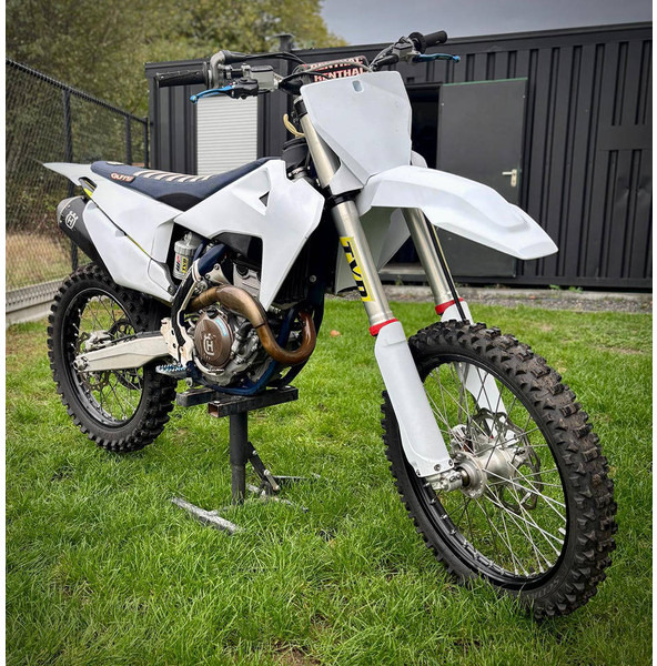 Husqvarna 250 F - Motorsykkel: bilde 4 Husqvarna 250 F - Motorsykkel: bilde 4