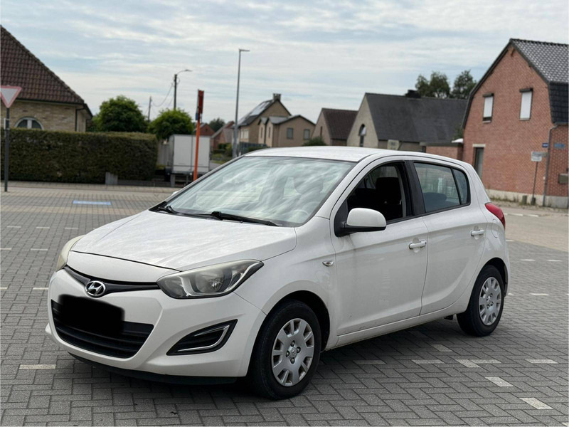 Hyundai i20 1.1 CRDI - Sedan: bilde 1 Hyundai i20 1.1 CRDI - Sedan: bilde 1
