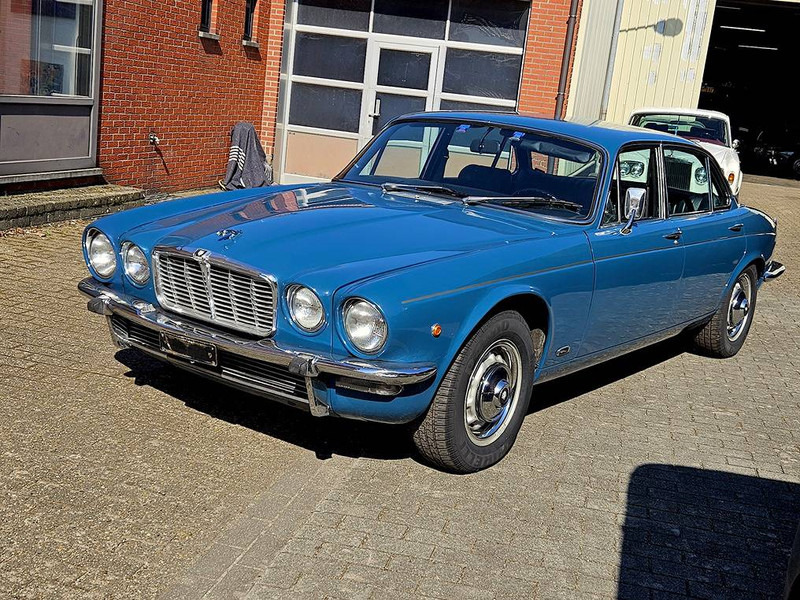 Jaguar XJ 4.2 Manual 4-Speed Overdrive - Sedan: bilde 1 Jaguar XJ 4.2 Manual 4-Speed Overdrive - Sedan: bilde 1