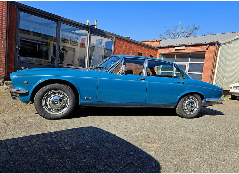 Jaguar XJ 4.2 Manual 4-Speed Overdrive - Sedan: bilde 2 Jaguar XJ 4.2 Manual 4-Speed Overdrive - Sedan: bilde 2