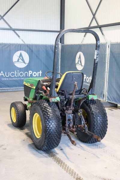 John Deere 4100 - Traktor: bilde 4 John Deere 4100 - Traktor: bilde 4