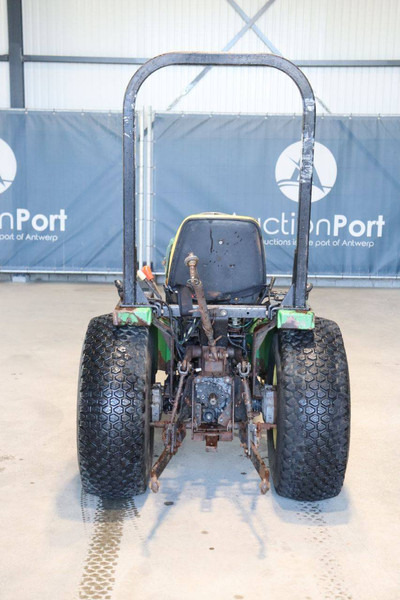 John Deere 4100 - Traktor: bilde 5 John Deere 4100 - Traktor: bilde 5