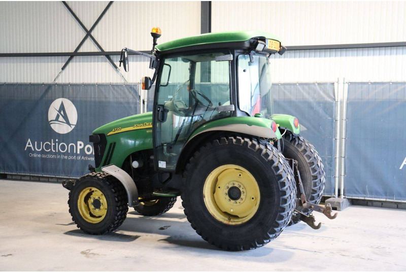 John Deere 4720 - Traktor: bilde 3 John Deere 4720 - Traktor: bilde 3