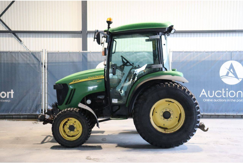 John Deere 4720 - Traktor: bilde 2 John Deere 4720 - Traktor: bilde 2