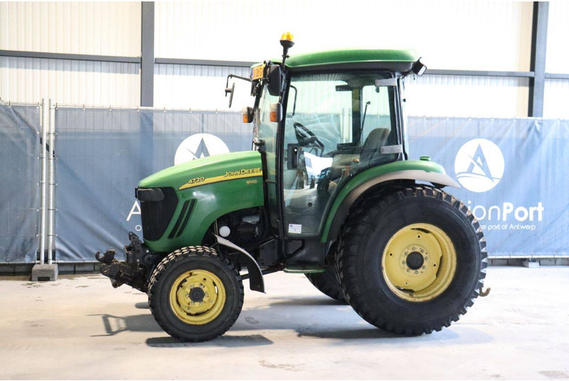 John Deere 4720 - Traktor: bilde 1 John Deere 4720 - Traktor: bilde 1