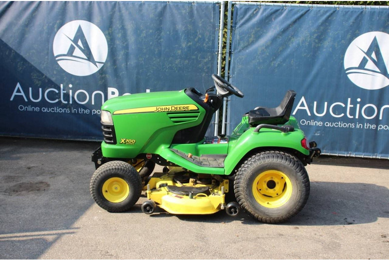 John Deere M700 - Gressklipper: bilde 2 John Deere M700 - Gressklipper: bilde 2
