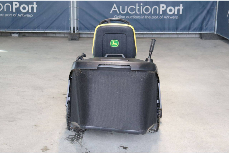 John Deere X166R - Gressklipper: bilde 4 John Deere X166R - Gressklipper: bilde 4