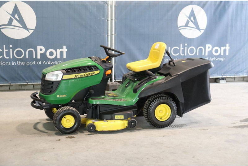 John Deere X166R - Gressklipper: bilde 1 John Deere X166R - Gressklipper: bilde 1