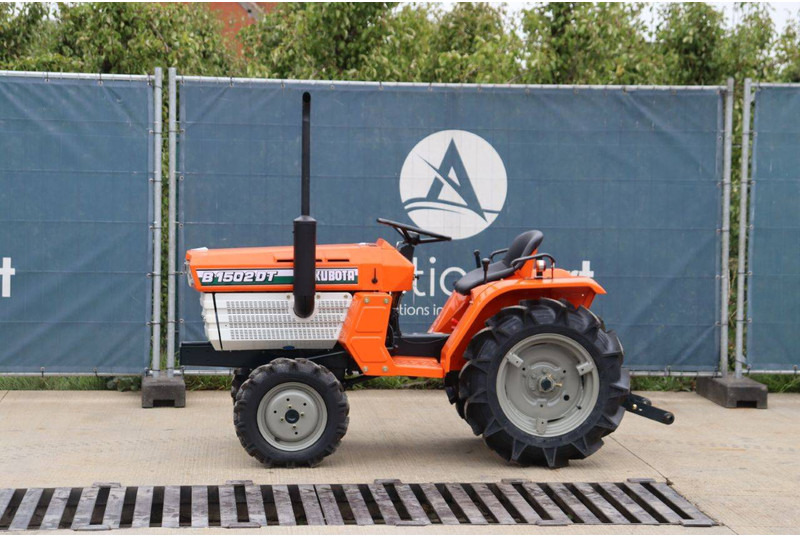 Kubota B1502DT - Traktor: bilde 1 Kubota B1502DT - Traktor: bilde 1