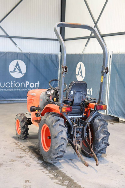 Kubota B2420 - Traktor: bilde 4 Kubota B2420 - Traktor: bilde 4