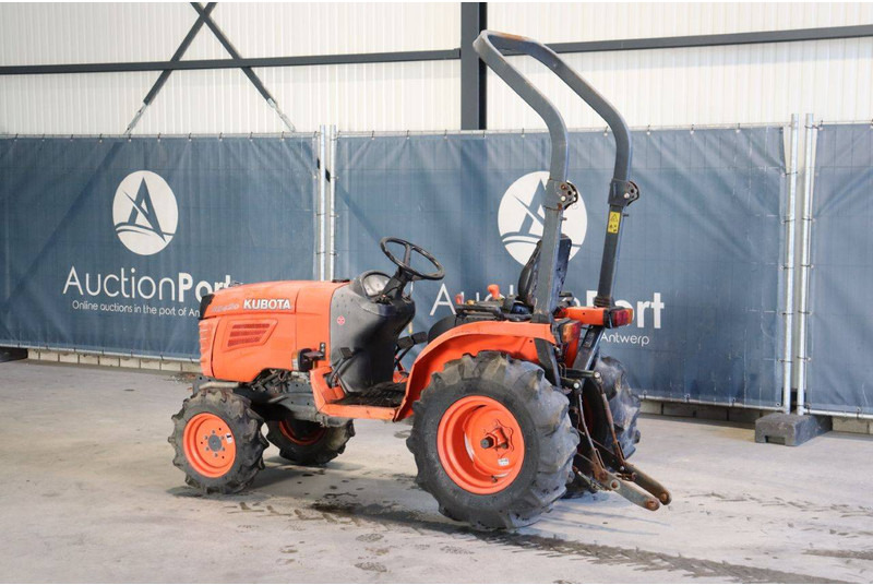 Kubota B2420 - Traktor: bilde 3 Kubota B2420 - Traktor: bilde 3