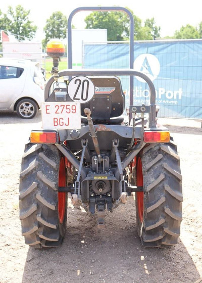 Kubota B2530 - Traktor: bilde 4 Kubota B2530 - Traktor: bilde 4
