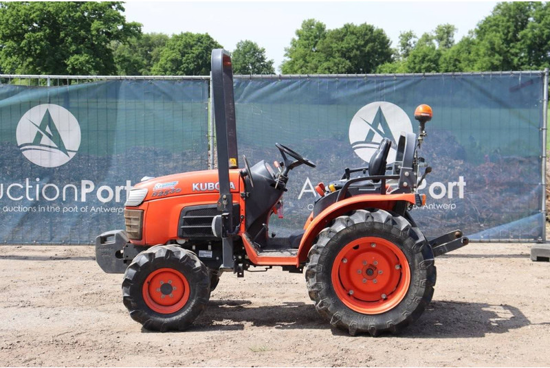 Kubota B2530 - Traktor: bilde 2 Kubota B2530 - Traktor: bilde 2