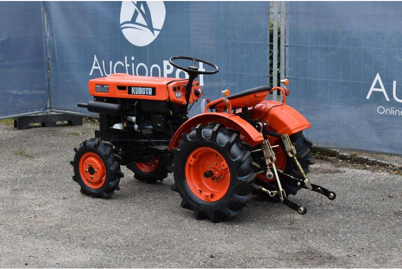 Kubota B5000 - Traktor: bilde 3 Kubota B5000 - Traktor: bilde 3