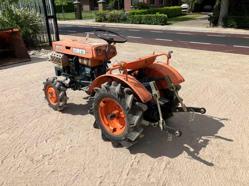 Kubota B5000 - Traktor: bilde 3 Kubota B5000 - Traktor: bilde 3