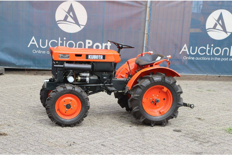 Kubota B7000 - Traktor: bilde 1 Kubota B7000 - Traktor: bilde 1