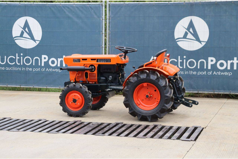Kubota B7001DT - Traktor: bilde 3 Kubota B7001DT - Traktor: bilde 3