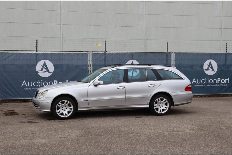 Mercedes-Benz E-Klasse E500 4-MATIC - Personenbil: bilde 1 Mercedes-Benz E-Klasse E500 4-MATIC - Personenbil: bilde 1