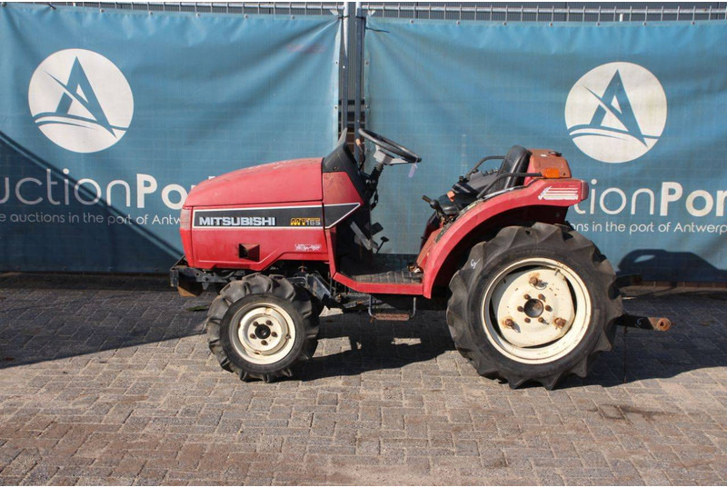 Mitsubishi MT165 - Traktor: bilde 2 Mitsubishi MT165 - Traktor: bilde 2