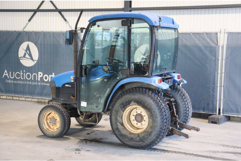 New Holland TC27D - Traktor: bilde 3 New Holland TC27D - Traktor: bilde 3