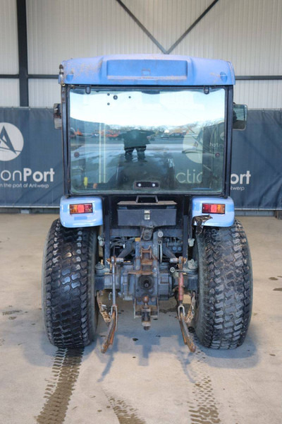 New Holland TC27D - Traktor: bilde 5 New Holland TC27D - Traktor: bilde 5