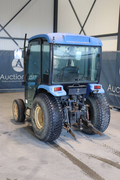 New Holland TC27D - Traktor: bilde 4 New Holland TC27D - Traktor: bilde 4