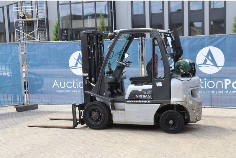 Nissan UD02A25PQ - Gasstruck: bilde 3 Nissan UD02A25PQ - Gasstruck: bilde 3