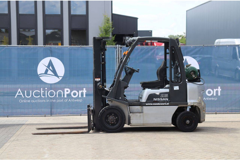 Nissan UD02A25PQ - Gasstruck: bilde 1 Nissan UD02A25PQ - Gasstruck: bilde 1