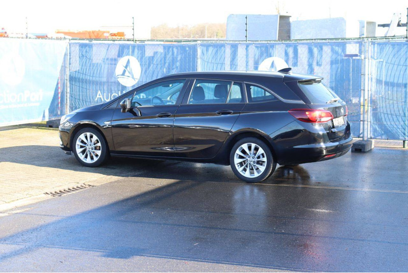 Opel Astra - Sedan: bilde 4 Opel Astra - Sedan: bilde 4