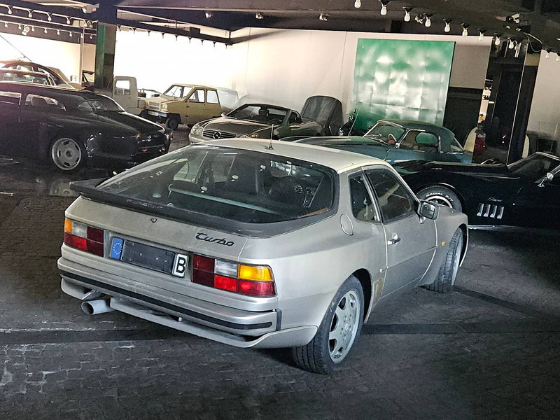 Porsche 944 Turbo - Sedan: bilde 4 Porsche 944 Turbo - Sedan: bilde 4