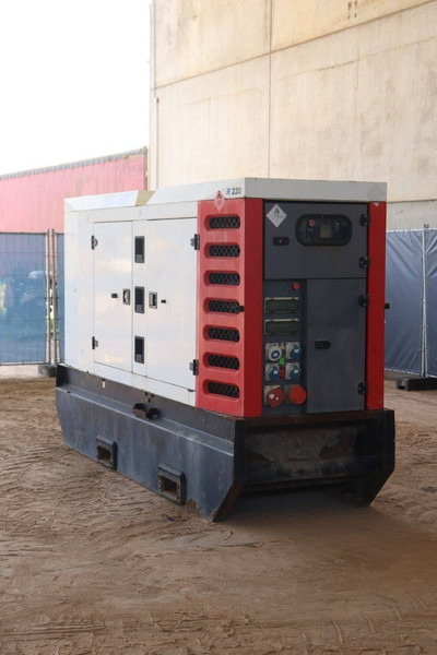 SDMO R220C3 - Elektrisk generator: bilde 4 SDMO R220C3 - Elektrisk generator: bilde 4